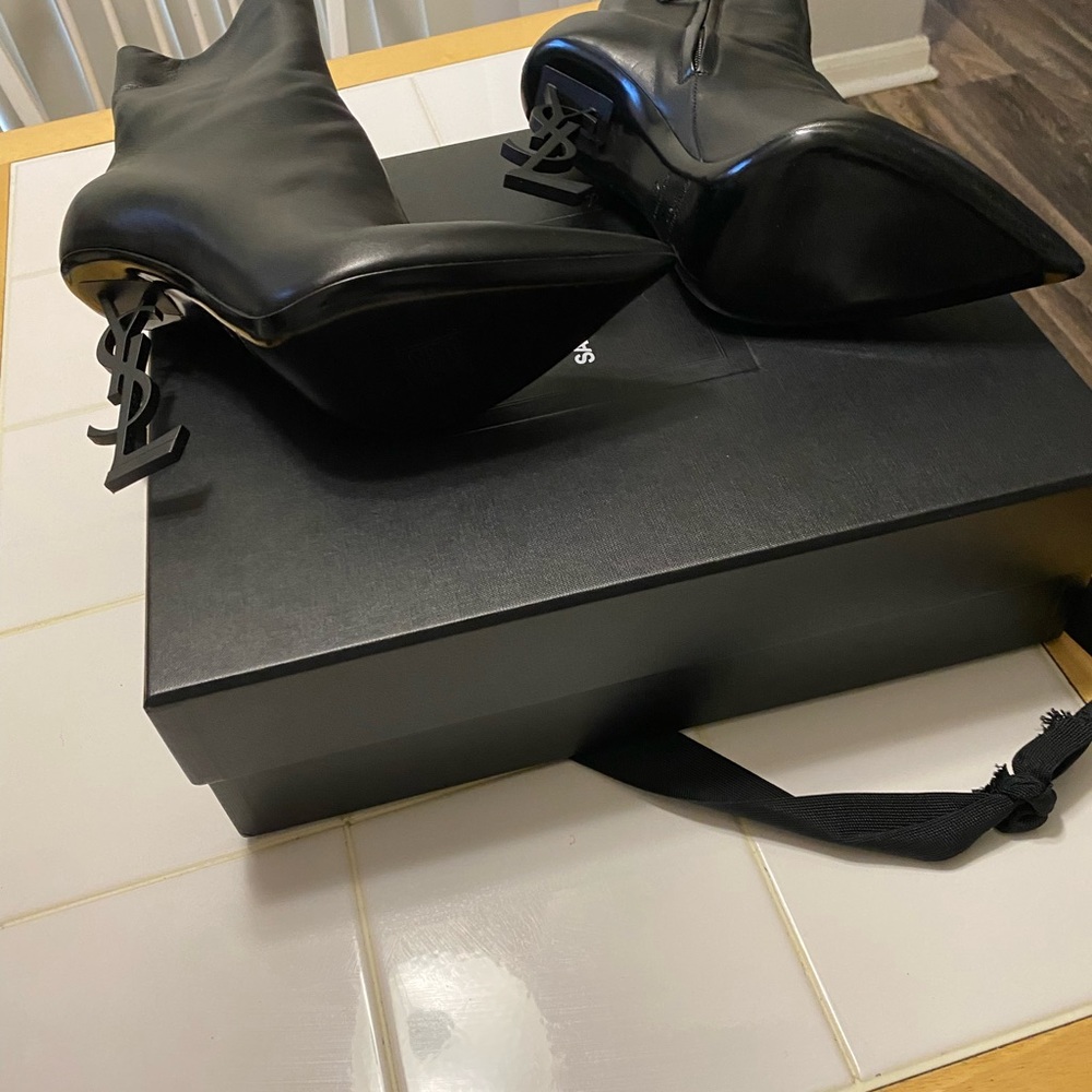 Saint Laurent Pointed Toe High Heel Booties - Picture 5 of 7